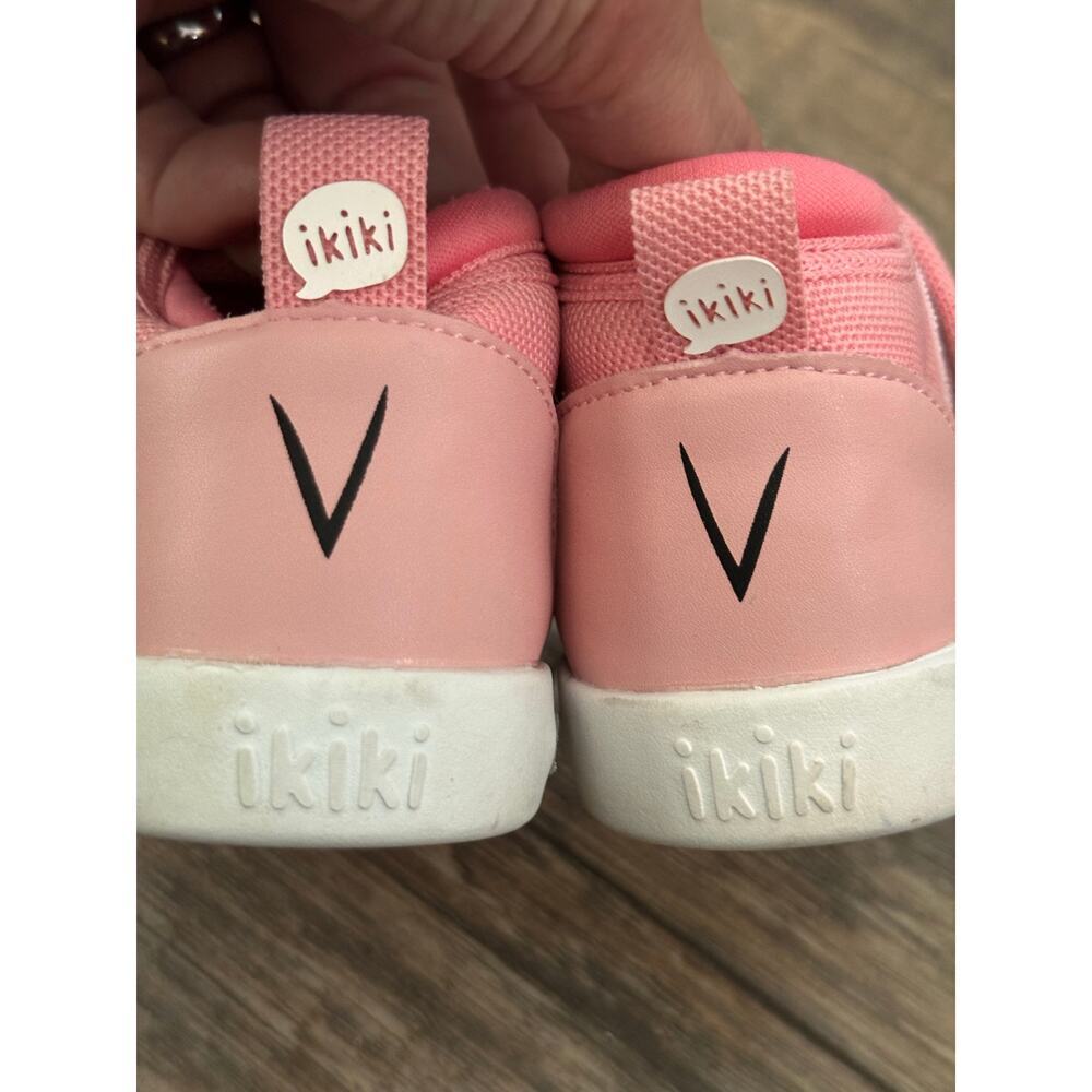 ikiki Girl's Pink Mo Willems' Piggie Squeaky Toddler Shoes Size 5 - Picture 6 of 8